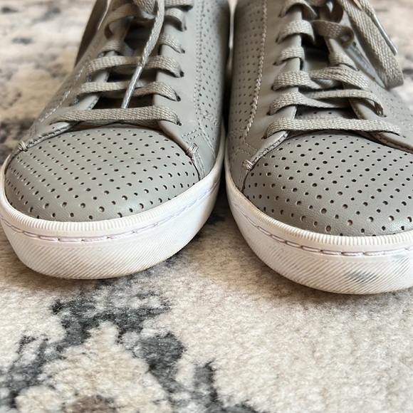 Grey cole haan sneakers size 7 1/2 - Picture 3 of 8